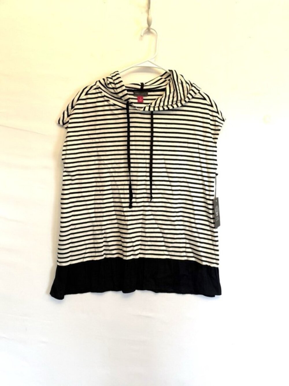 Vince Camuto Women’s Sleeveless Hoodie Size M